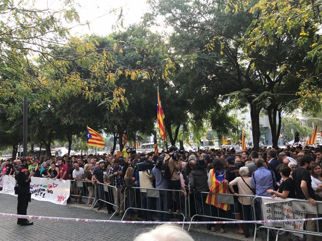 Concentración frente a la Ciudad de la Justicia por las detenciones