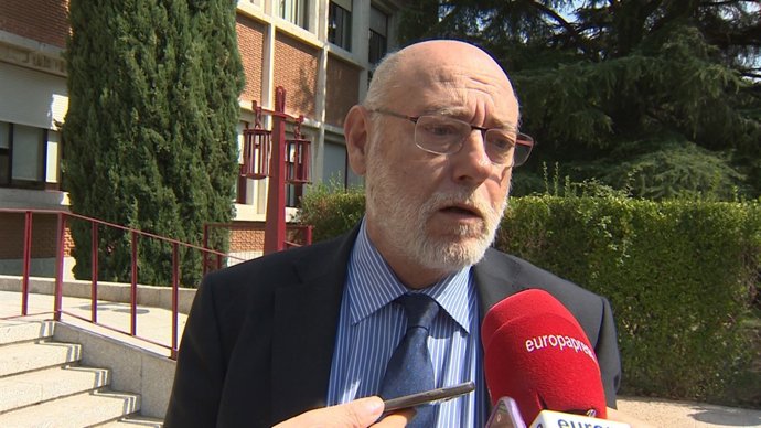 Maza pide "más que nunca" confianza en instituciones
