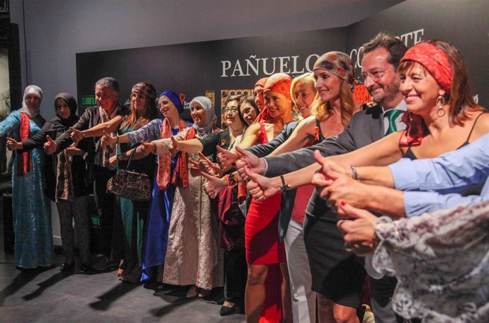 Presentación campaña 'Pañuelos con Arte'