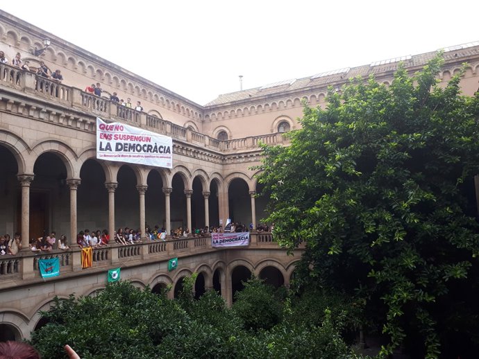 Ocupació d'estudiants de la UB pel referèndum