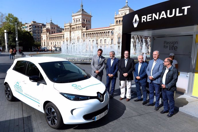 Nuevo ZOE entregado por Renault al Ayuntamiento de Valladolid