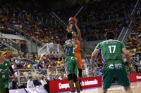 El Valencia se venga de Unicaja y disputará la final de la Supercopa
