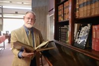 Manguel defiende que "la prueba de realidad es la literatura" al recibir el Premio Formentor de las Letras 2017