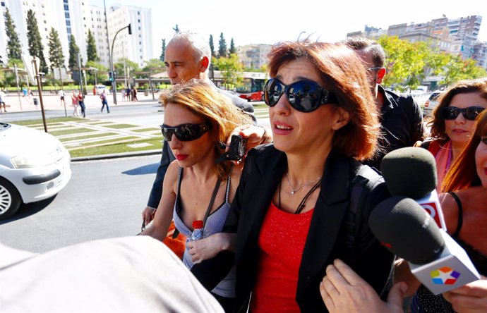 Juana Rivas, a su llegada a los juzgados de Granada