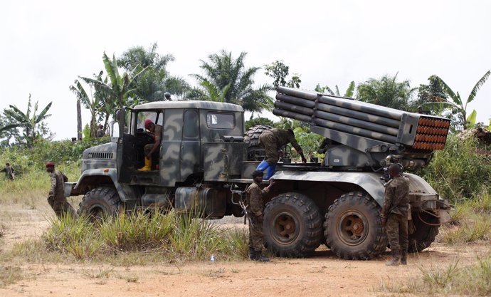 Militares congoleños a las afueras de Beni