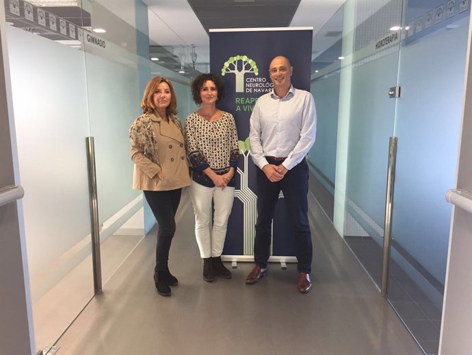 Firma del acuerdo entre CNAI e Hiru Hamabi.