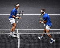 Nadal y Federer forman un equipo victorioso en la Rod Laver Cup