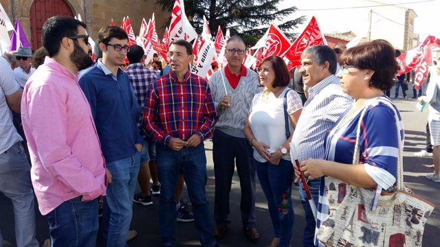 Manifestación convocada en apoyo de los trabajadores en Babilafuente.