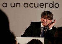 Puigdemont admite que los Mossos tendrán que retirar urnas si existe la orden de un juez