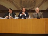 Catedrático rechaza rebajar el número de diputados en el Parlamento de La Rioja
