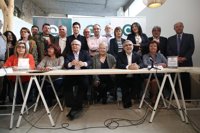 Llamazares y Baltasar Garzón discrepan de IU y Podemos: El referéndum no es ni movilización ciudadana