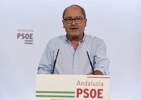 PSOE-A afirma que aún no ha decidido su posición en el Parlamento ante la iniciativa de Cs sobre Cataluña