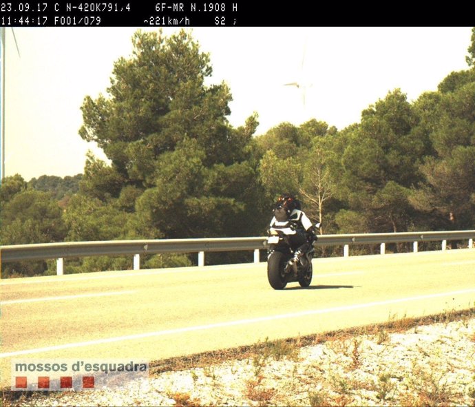 Motorista circulando a 221km/h en Caseres (Tarragona)