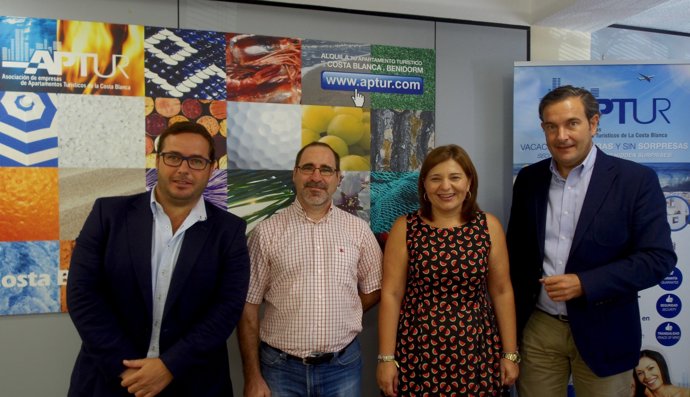 Isabel Bonig, en la reunión con APTUR este lunes