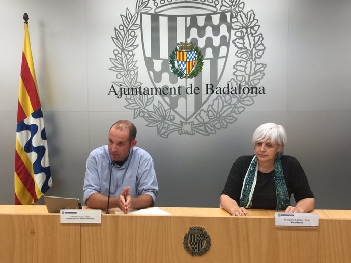 El concejal de Badalona Francesc Duran, y la alcaldesa, Dolors Sabater
