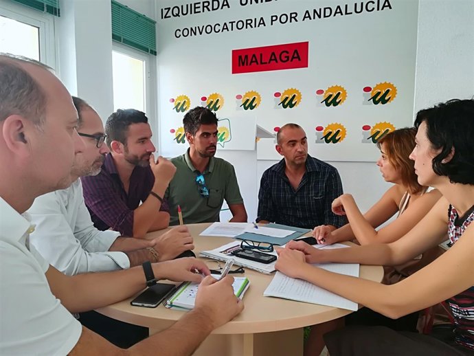 Reunión bomberos aeropuerto con unidos podemos y diputada provincial privatizaci