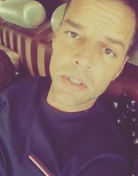 Ricky Martin, angustiado por su hermano tras el huracán 'María' en Puerto Rico y en contra de las aerolíneas