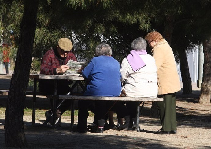 Uns pensionistes al parc