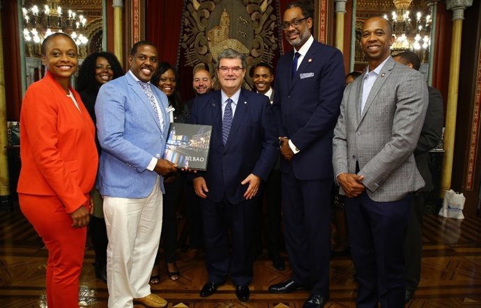 Aburto con la delegación de Nueva York