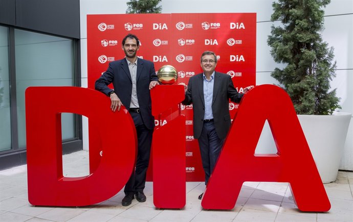 Grup DIA i la Federació Espanyola de Bàsquet signen l'acord