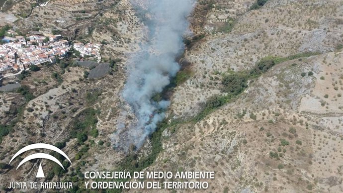 Incendio en el Barranco Cornicabra, antes de ser controlado