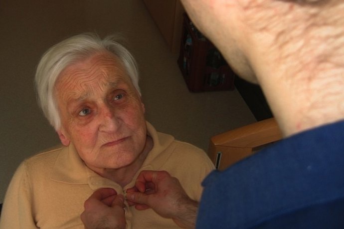 Alzheimer, anciana, dependència, demència