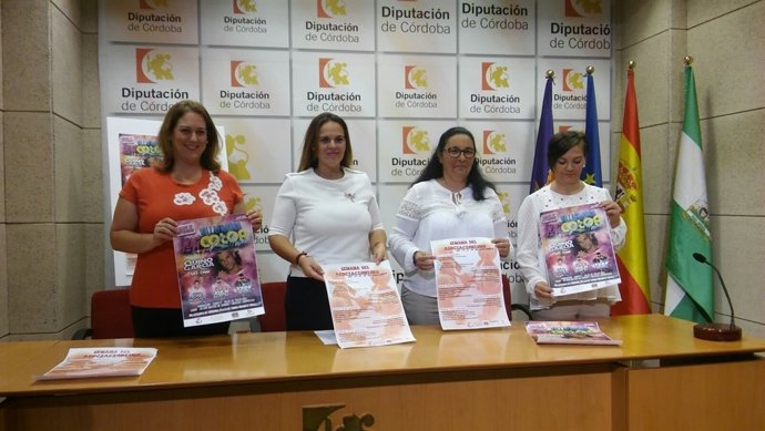 Barbero (segunda por la izda.) presenta la Semana del Asociacionismo