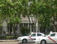 El Congreso pide a Defensa que rescinda el contrato de seguridad privada