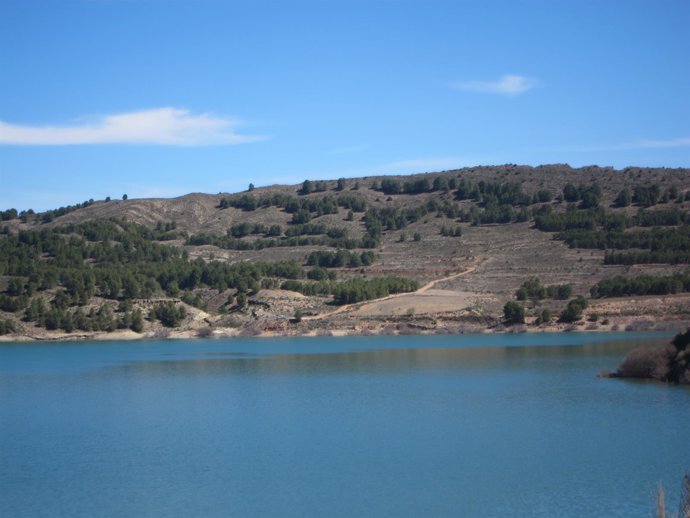 Uno de los embalses de la Cuenca del Ebro