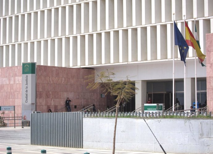 Fachada de la Ciudad de la Justicia de Málaga