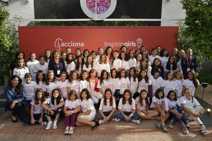 50 Niñas De 12 Años Participan En El Encuentro De Inspiring Girls Y Acciona