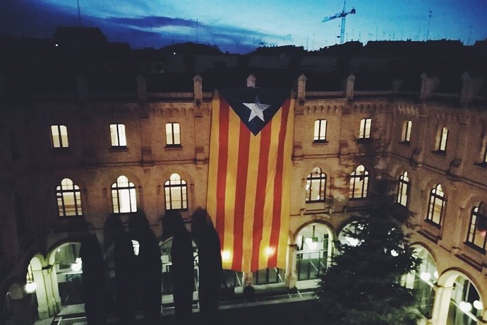 Un grupo de estudiantes están encerrados en la UdL