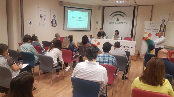 1 Nota Y 1 Convocatoria Junta (Taller Andalucía Lab Redes Sociales)