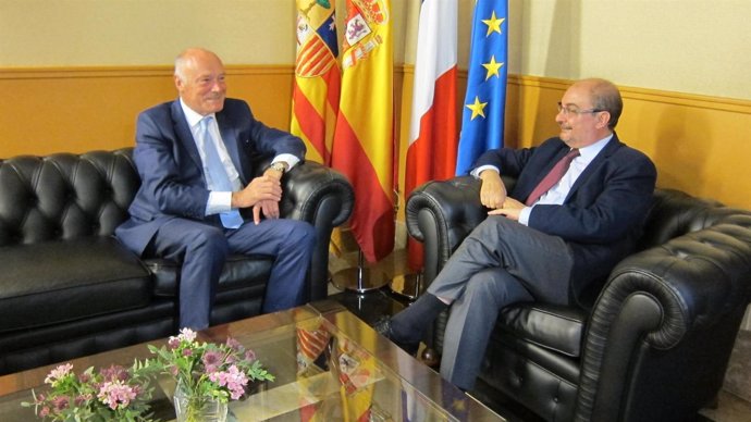 El presidente de Nueva Aquitania, Alain Rousset, y el de Aragón, Javier Lambán