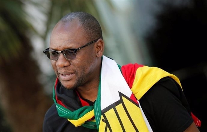 El pastor de Zimbabue Evan Mawarire, crítico con Mugabe