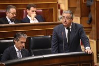 Zoido cuestiona el "viva la Guardia Civil" de Podemos recordando sus defensas de Otegi y los agresores de Alsasua