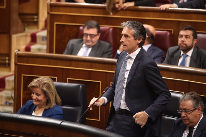 Iñigo de la Serna en la sesión de control al Gobierno en el Congreso