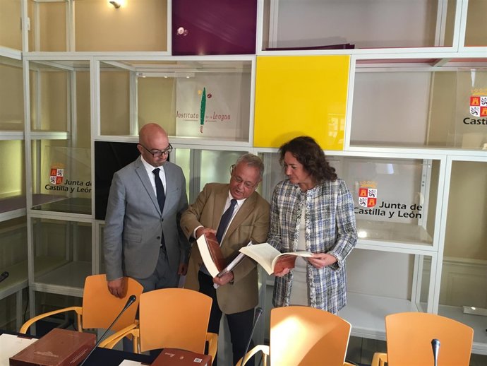 Burgos: Luis Jorge del Barco, Santonja (C) y Cirac (D)