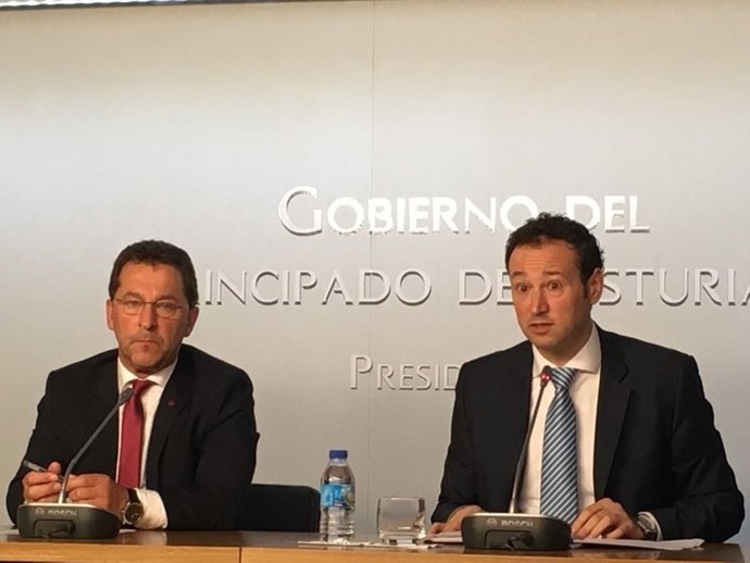 Los consejeros de Educación y Presidencia del Principado