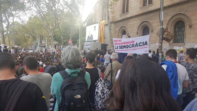 Julian Assange en un acto de Universitats per la República