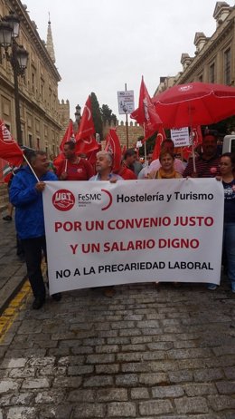 Manifestación de UGT por el Día del Turismo.