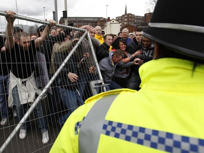 Protesta contra una mezquita en Dudley