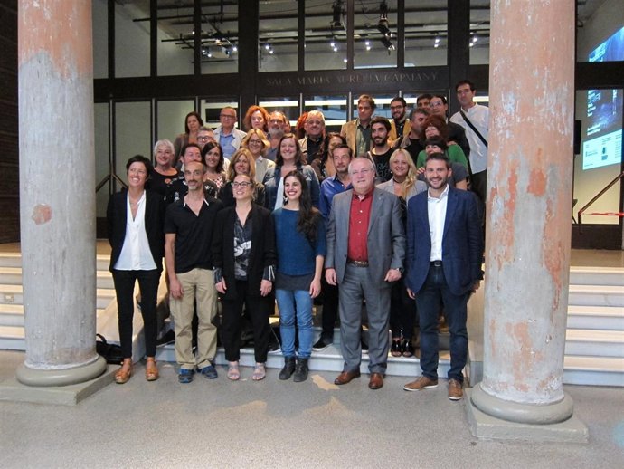 Presentación de la 1ºProducción Nacional de Danza con el conseller L.Puig     