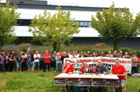 Trabajadores de Edesa Industrial y Geyser se concentran ante el Gobierno Vasco para pedir su implicación