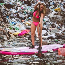 Una ecologista muestra una 'ola de basura' en una de las zonas más turísticas 