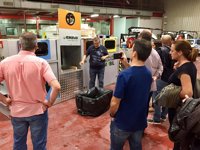 Una delegación canaria  y de Ecoembes visita Palma para conocer la recogida selectiva en el centro histórico