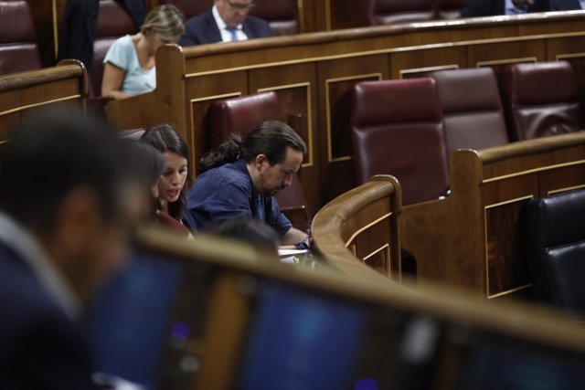 Pablo Iglesias en su escaño en el Congreso