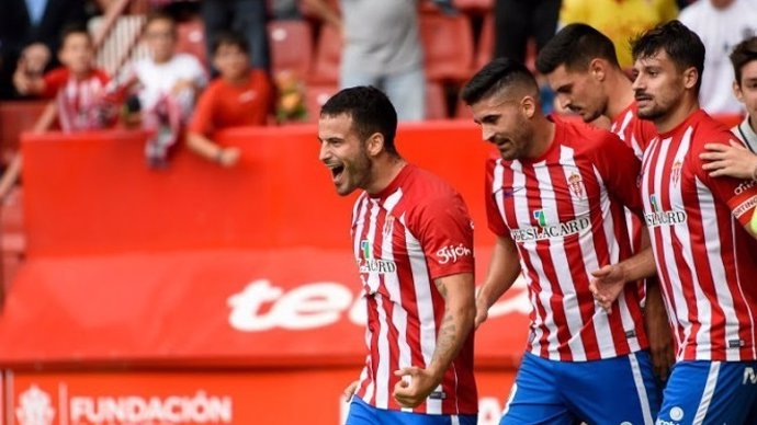 Rubén García celebra su gol