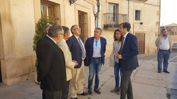 Javier Ramírez, de visita a Sepúlvesa. 