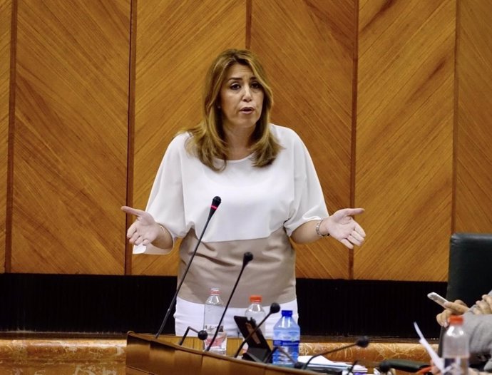 La presidenta de la Junta de Andalucía, Susana Díaz, en el Pleno del Parlamento